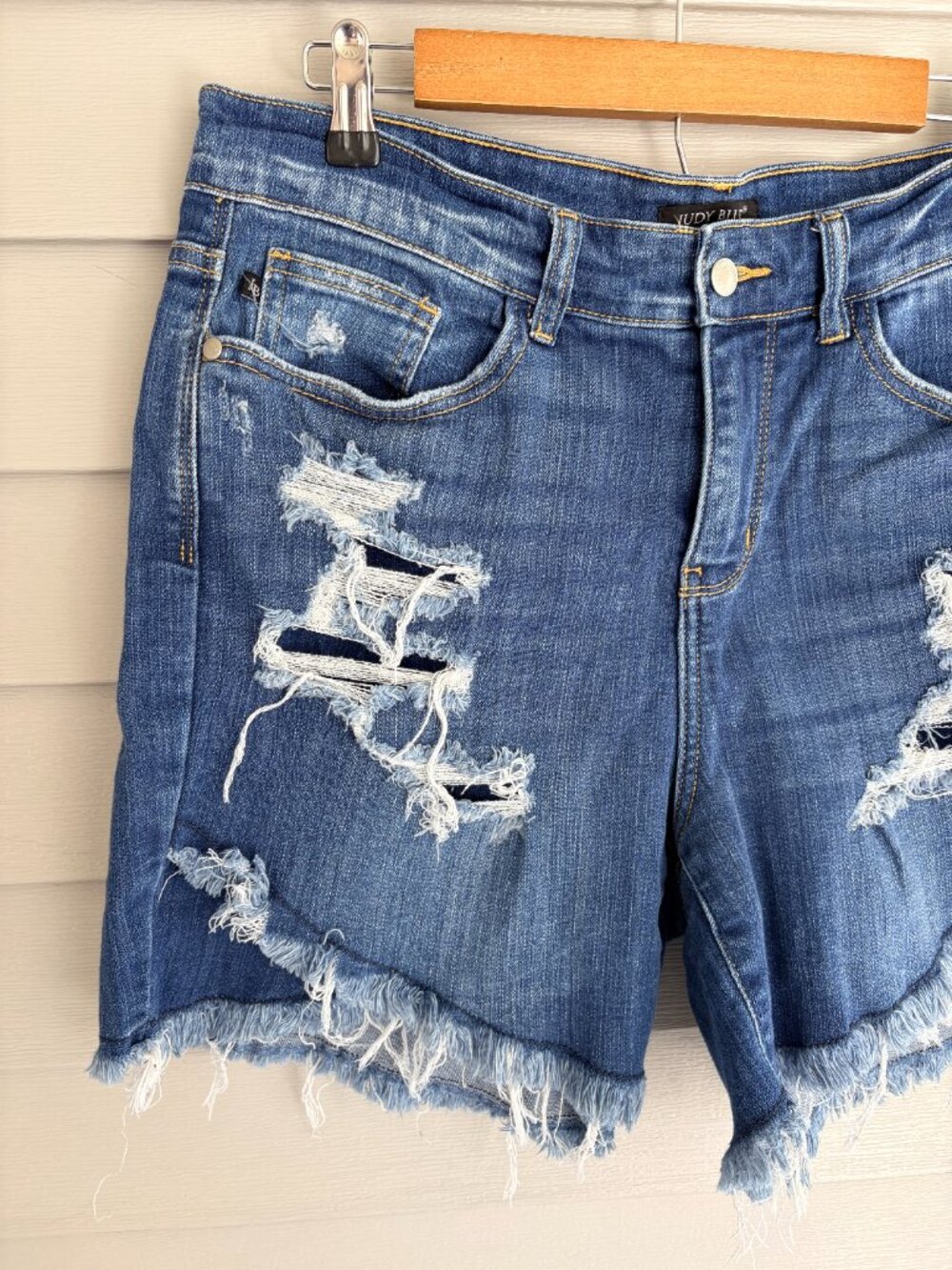 Judy Blue Mid-Rise Distressed Tulip Hem Cutoff Denim Shorts IXL - Picture 3 of 10